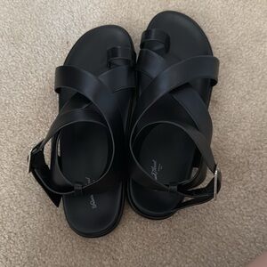 universal thread sandals